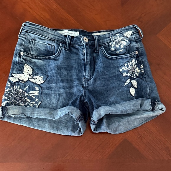 Anthropologie PILCRO Blue Floral Embroidered Jean Shorts Sz 27 - Picture 2 of 7